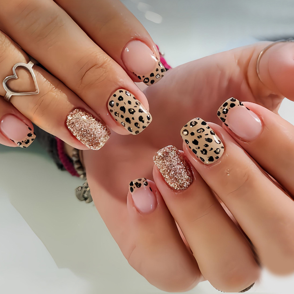 Short long fake nails for wome - Nail Art Aesthetic recension och pris